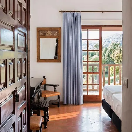 Hotel Tugasa Truchas