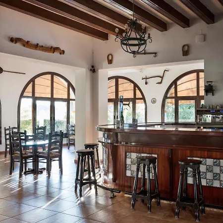 Tugasa Truchas Hotel 2*