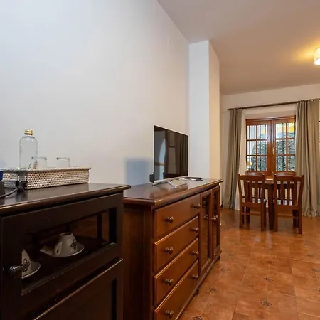 Tugasa Truchas Hotel 2*