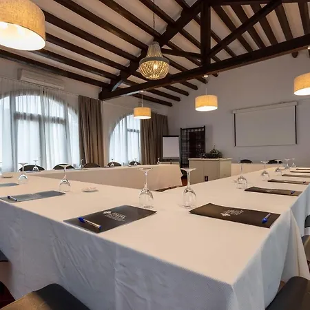 Hotel Tugasa Truchas